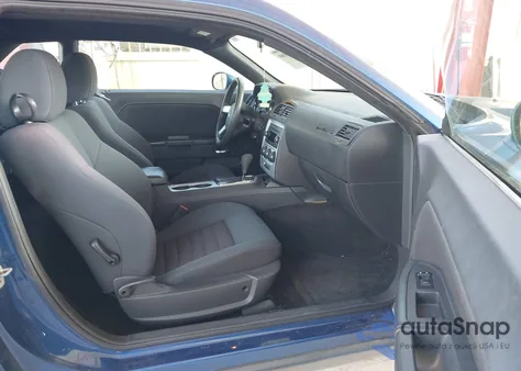 2010 Dodge Challenger Se z USA, uszkodzony, nr VIN 2B3CJ4DV0AH321705